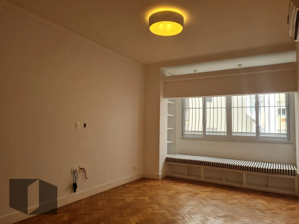 3-bedroom apartment with floor-to-ceiling windows — photo 21