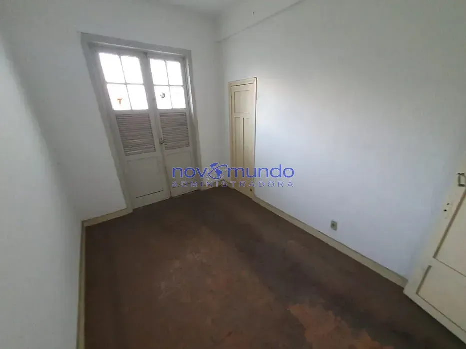 2-bedroom apartment with a balcony — photo 5