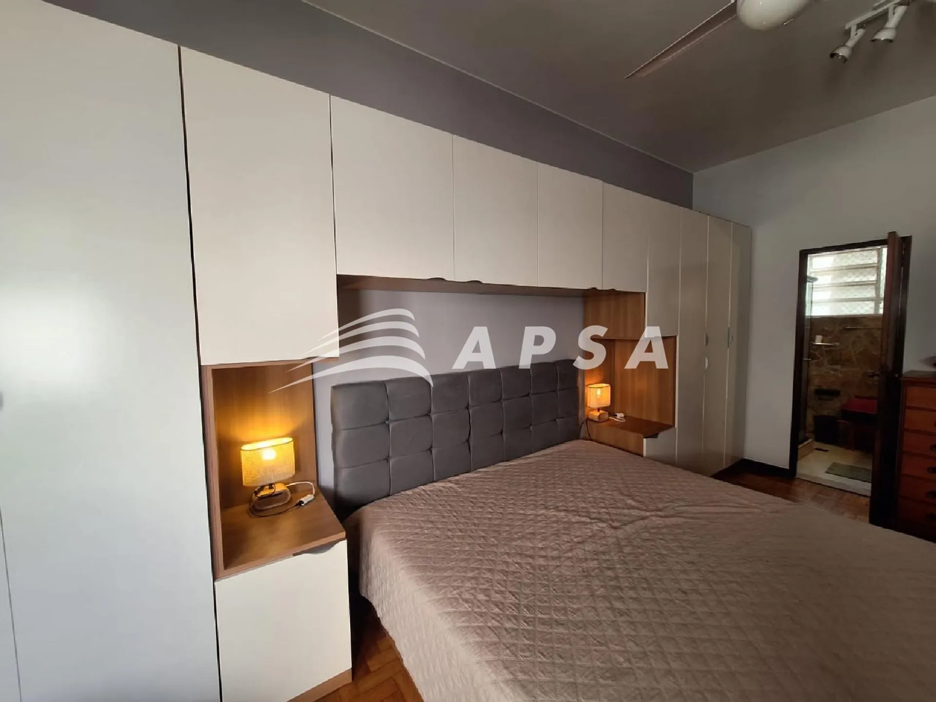 Furnished 210 m² apartment with 3 bedrooms and suite — photo 20