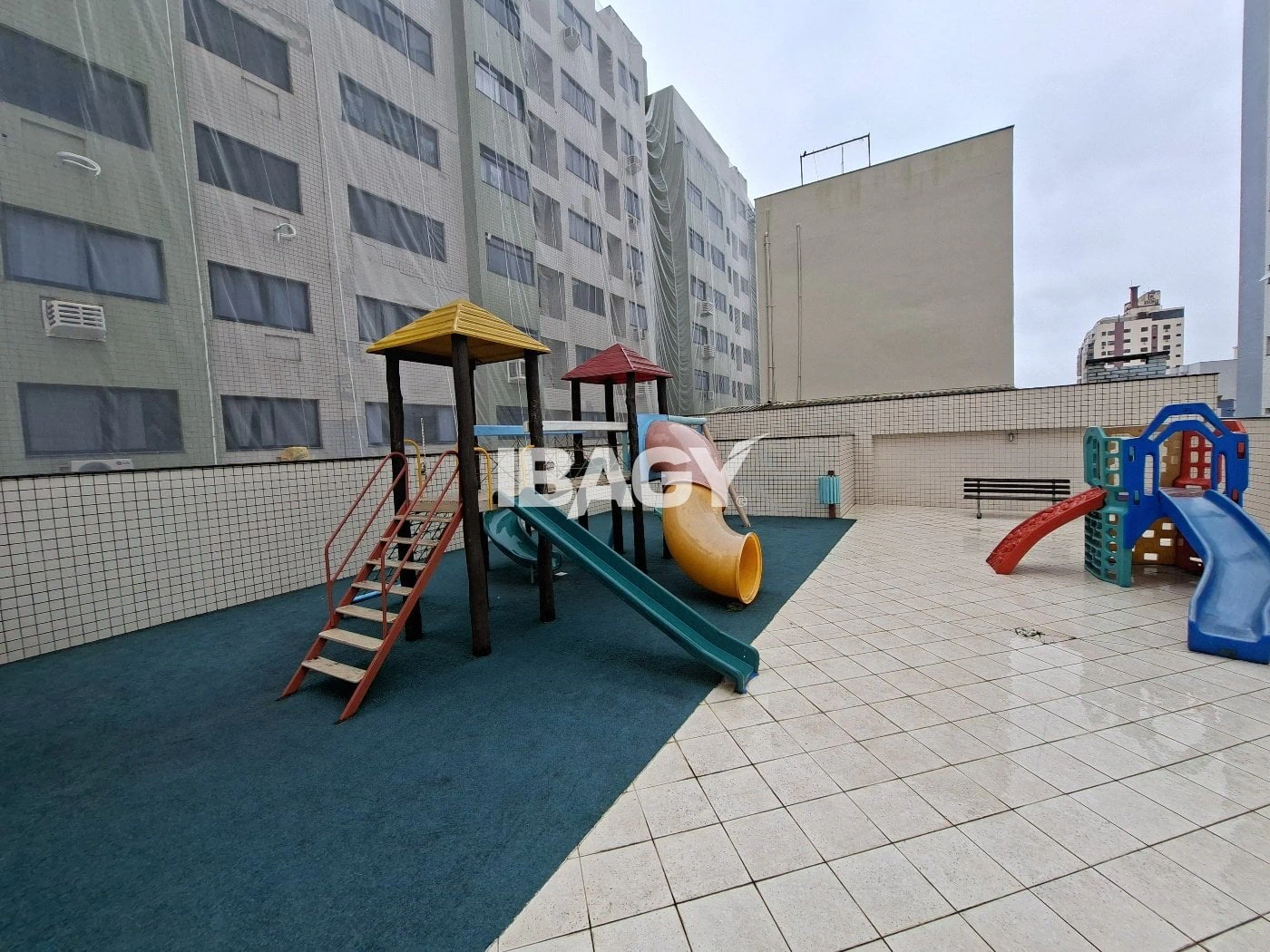 3-bedroom apartment with a bathtub in Florianópolis — photo 26