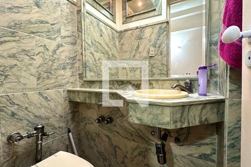 Glass-enclosed balcony in a 4-bedroom apartment, 403 m² — photo 39