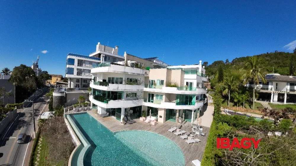 Furnished 454 m² apartment with a gourmet balcony — photo 17