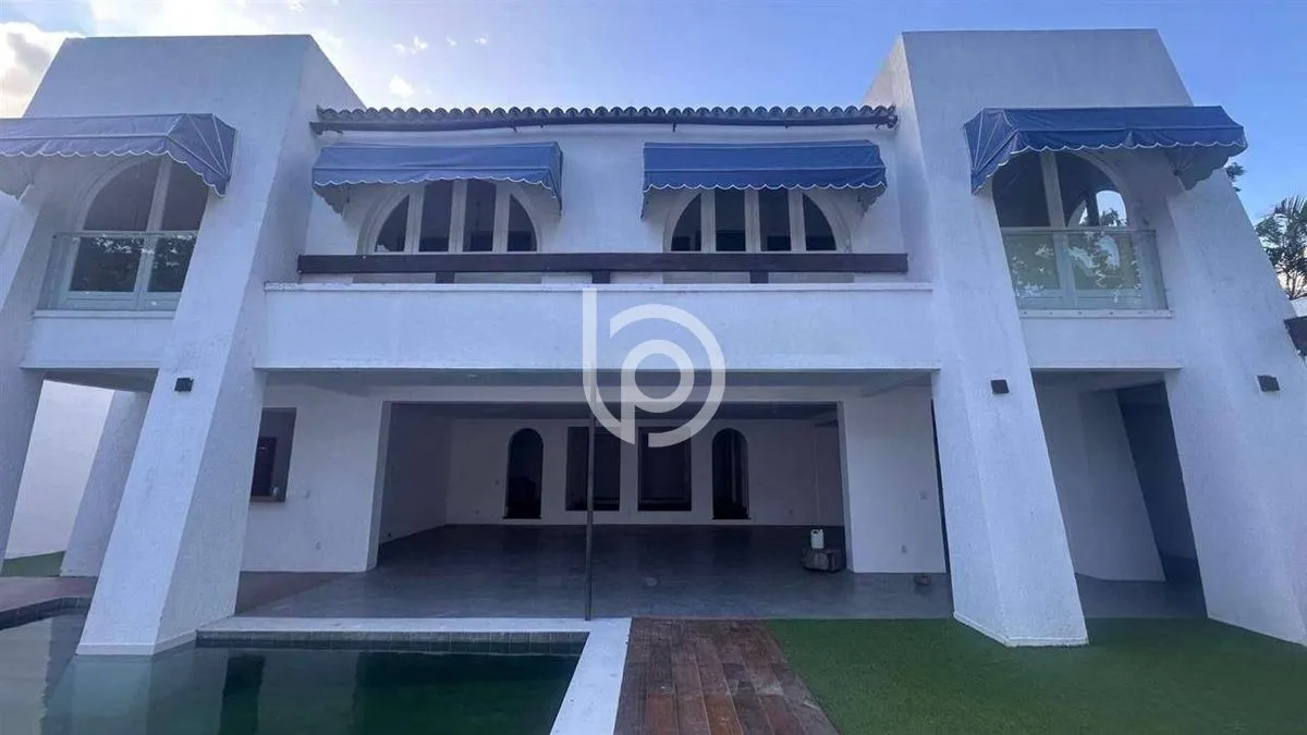 Furnished house with balcony sink and 4 bedrooms — photo 16