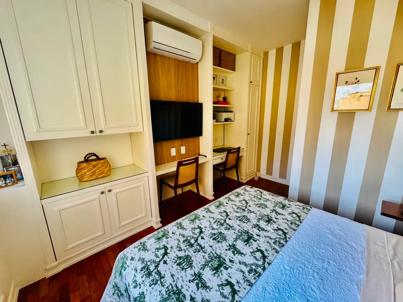 Furnished 3-bedroom apartment with 3 bathrooms — photo 33