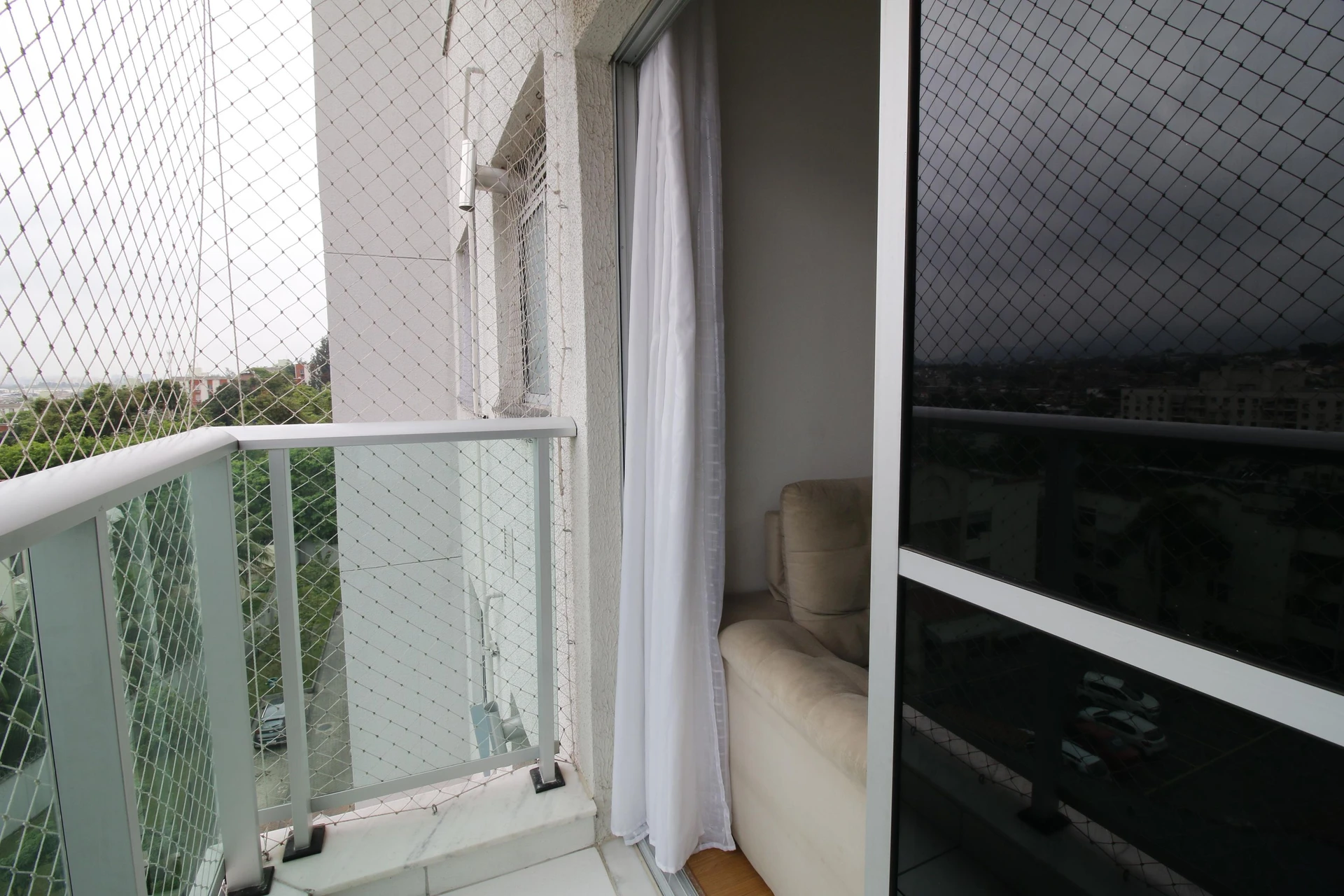 2-bedroom apartment in a building with a gym — photo 15