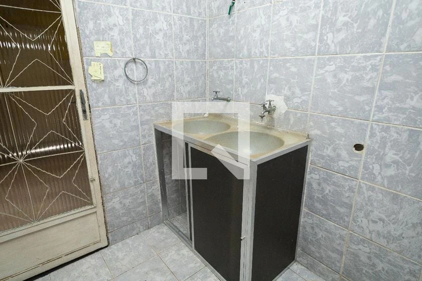 3-bedroom house with private garden and laundry area — photo 18