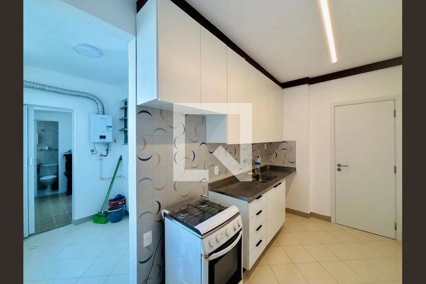 Walk-in closet in a 3-bedroom apartment, 83 m² — photo 5