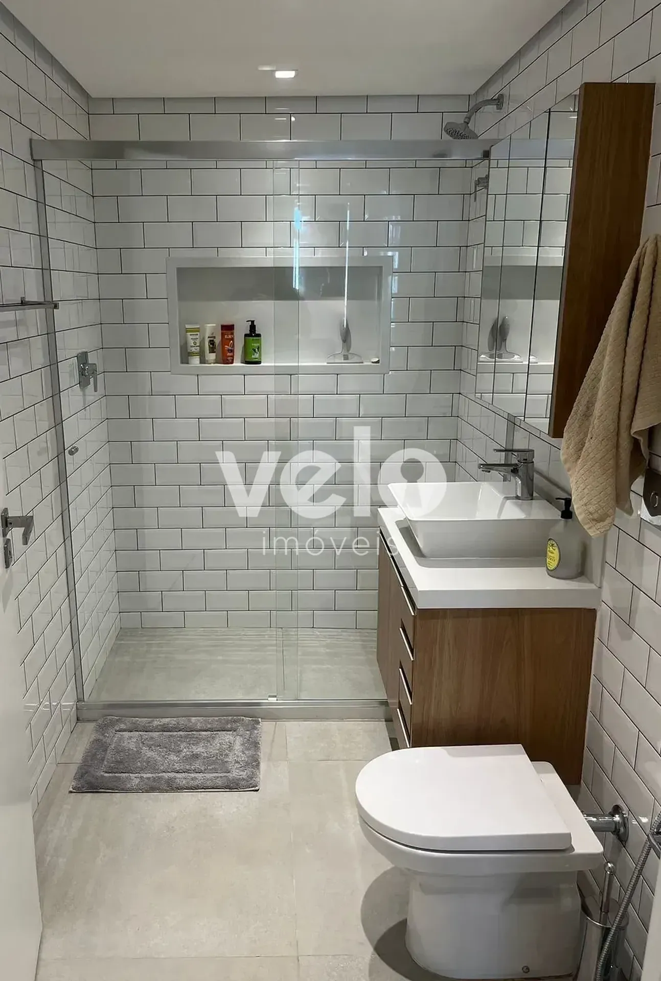 2-bedroom apartment with a mountain view — photo 5