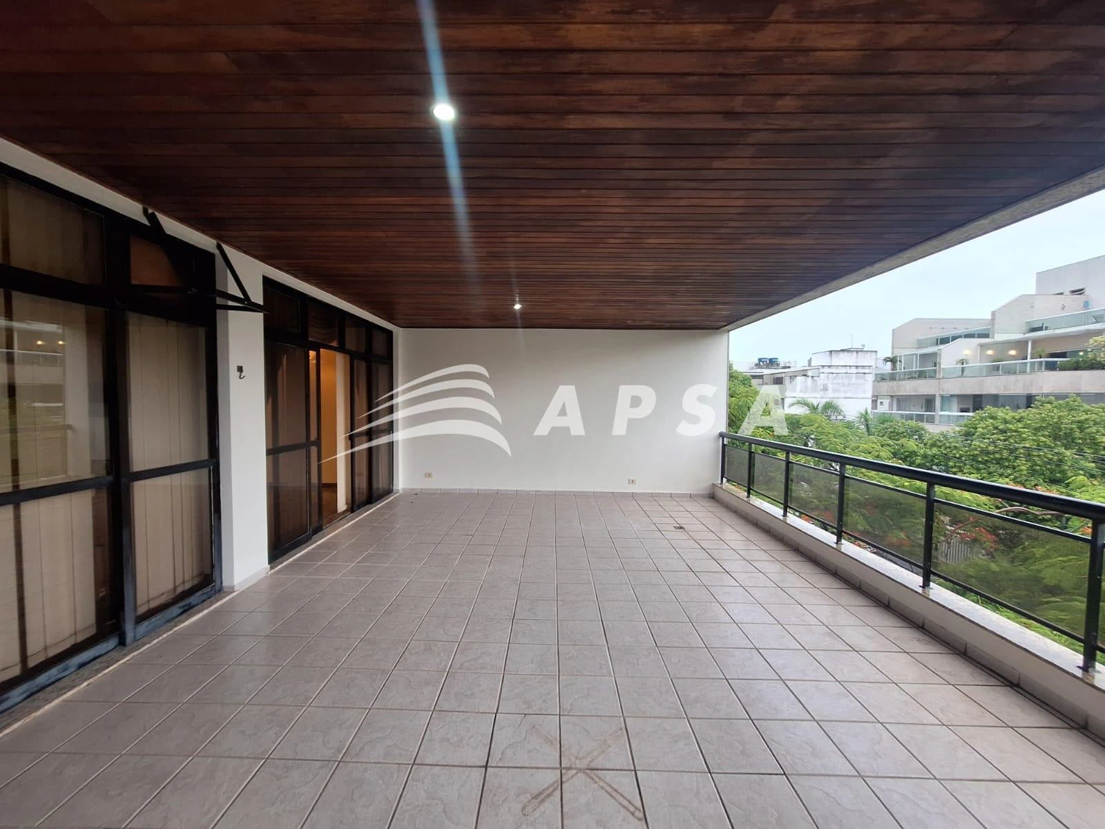 120 m² apartment with 3 bedrooms and separate kitchen — photo 8