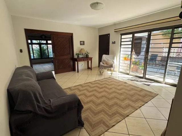 Furnished house with 5 bedrooms and 4 bathrooms