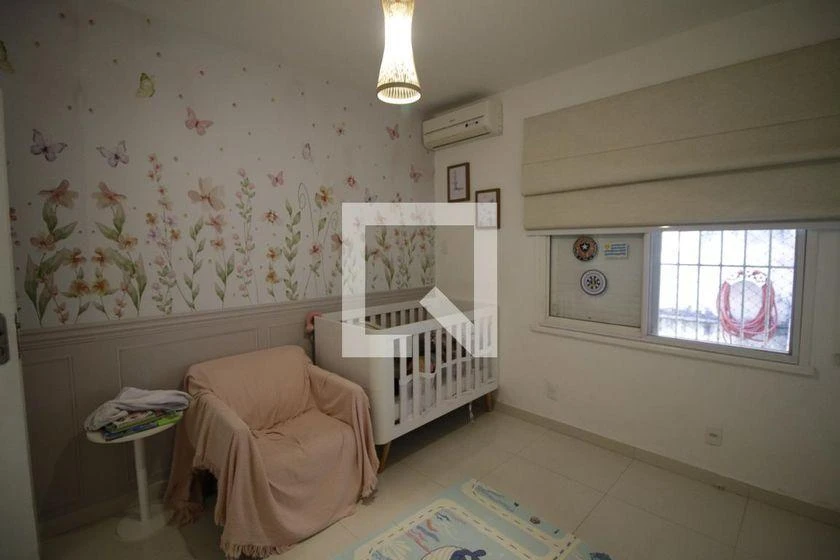 4-bedroom house with a home office — photo 12