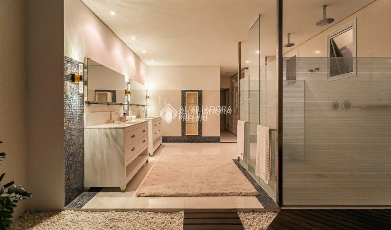 Furnished house with 6 en-suite bedrooms and 7 baths — photo 51