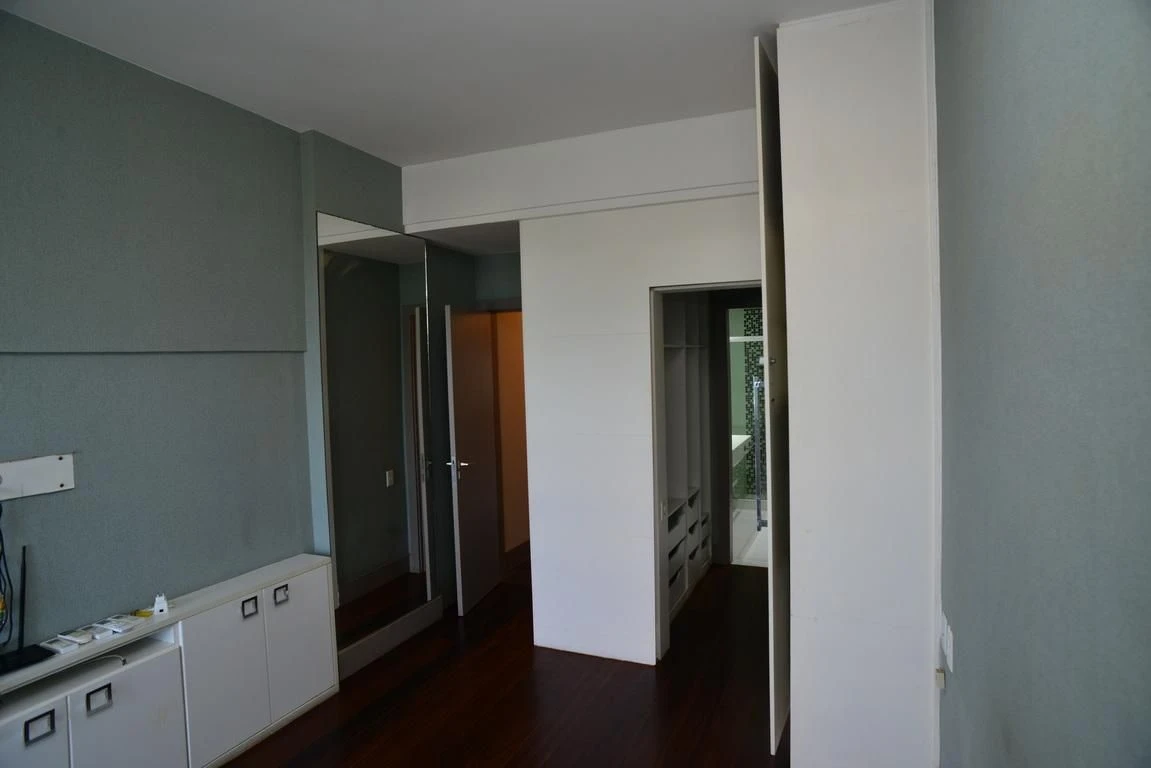 3-bedroom apartment in a building with a gym — photo 30