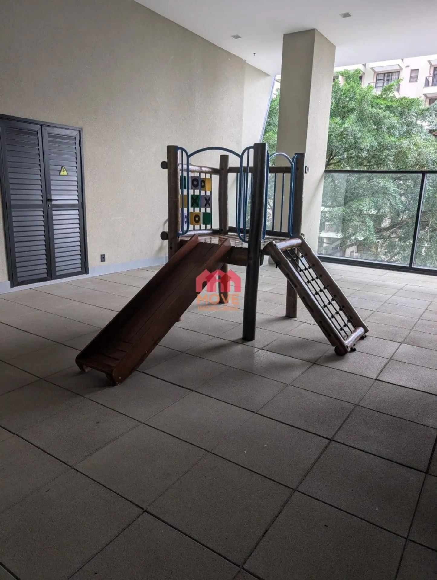 2-bedroom apartment in a building with a pool — photo 25