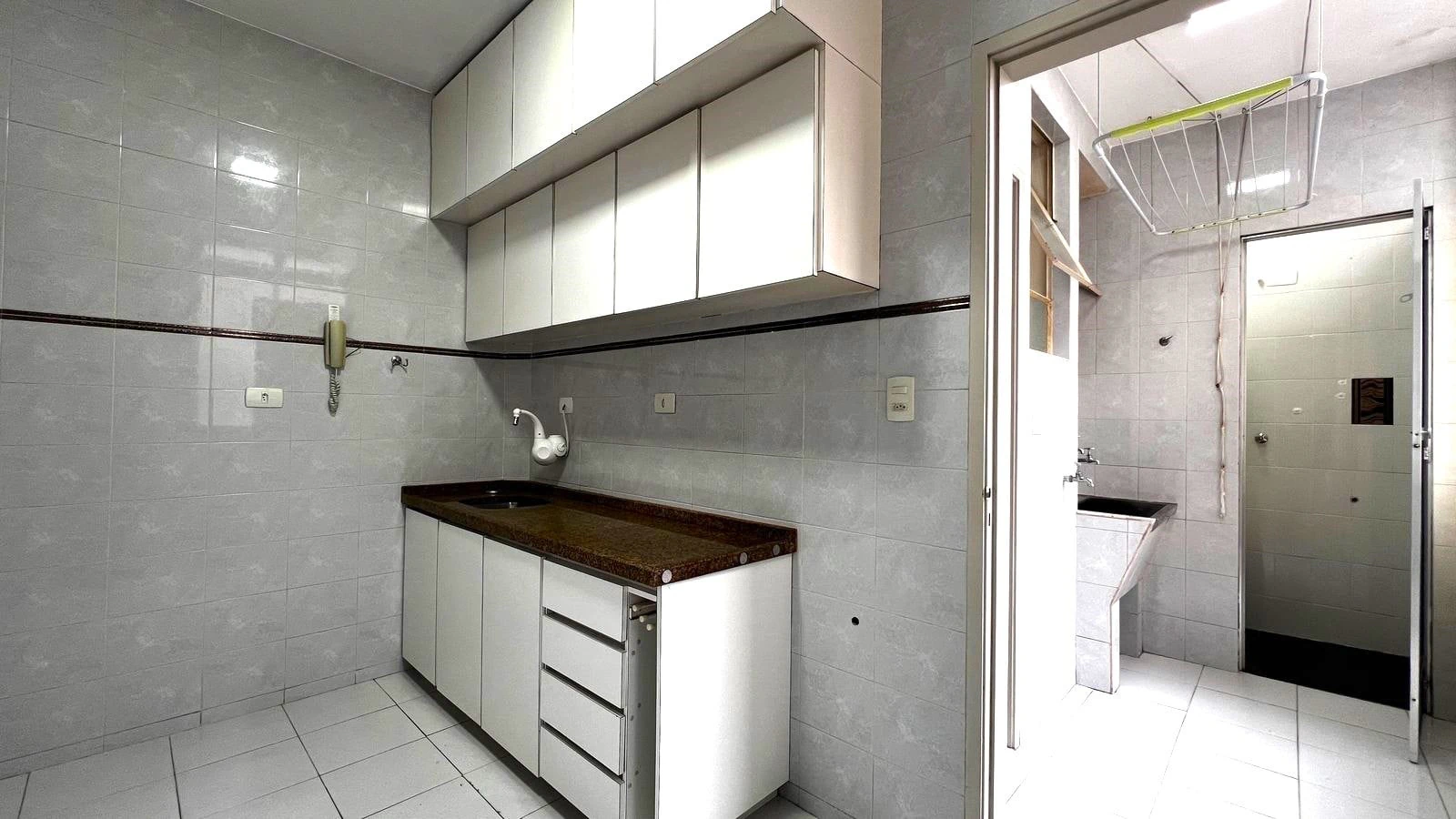 Apartamento com piso de madeira ou laminado, Água Verde