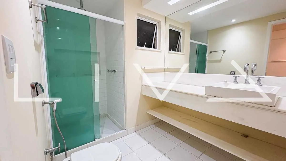 Гардеробная и 4 спальни: квартира 180 м² — photo 14