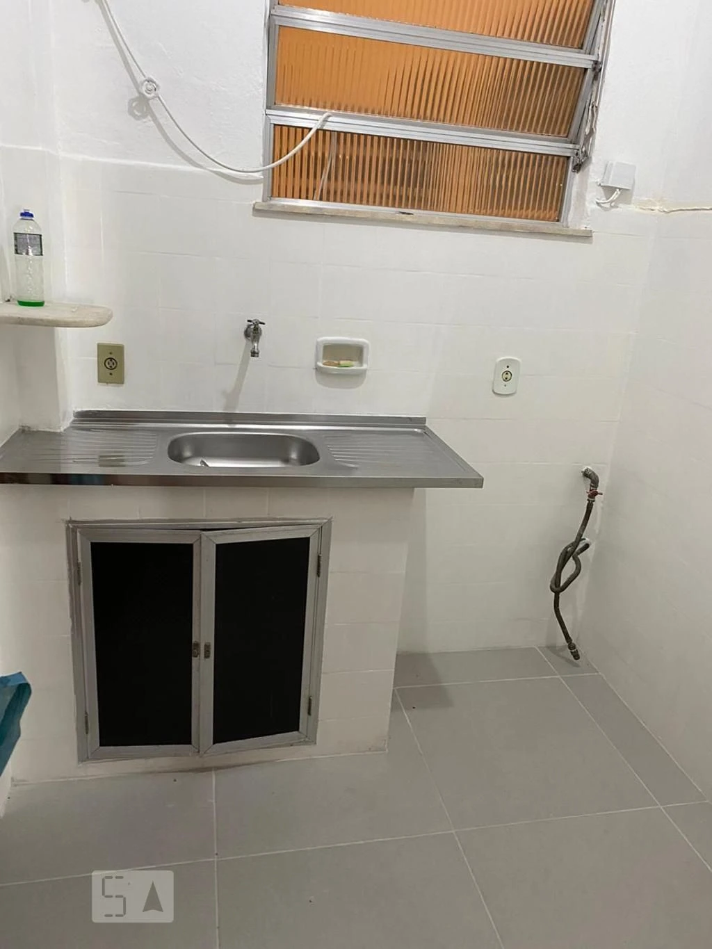 Wood or laminate floors in a 2-bedroom apartment, 78 m² — photo 2