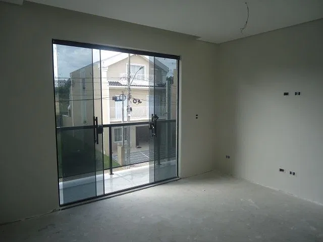 4-bedroom house with a walk-in closet — photo 18