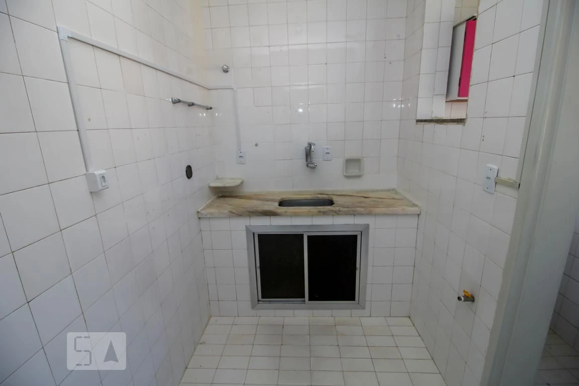One-bedroom apartment with a mountain view in Rio de Janeiro — photo 15