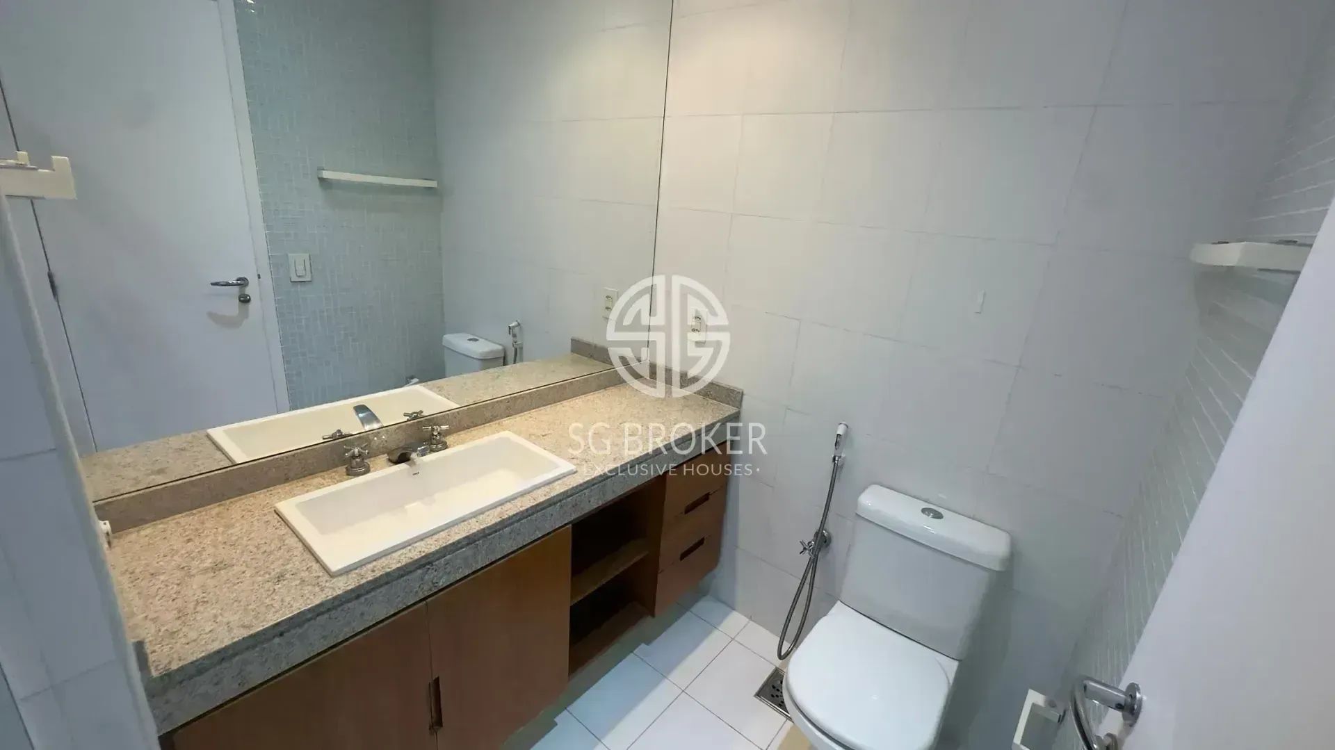 Apartamento com cozinha integrada e 4 dormitórios — photo 27