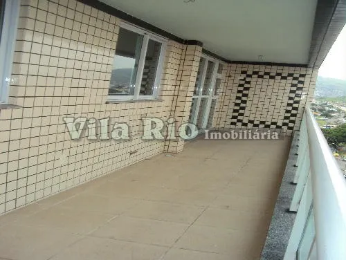 3-bedroom apartment in a building with a sauna — photo 3