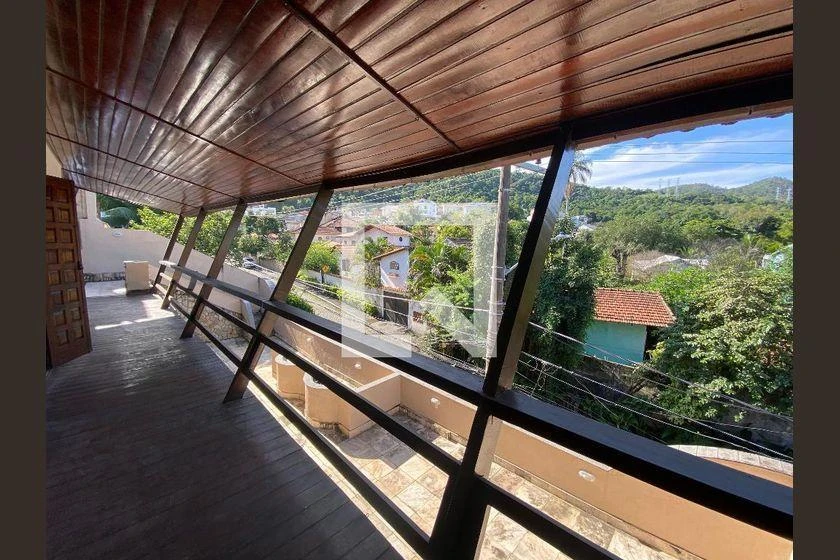 Rental house with 6 bedrooms and 704 m² — photo 18