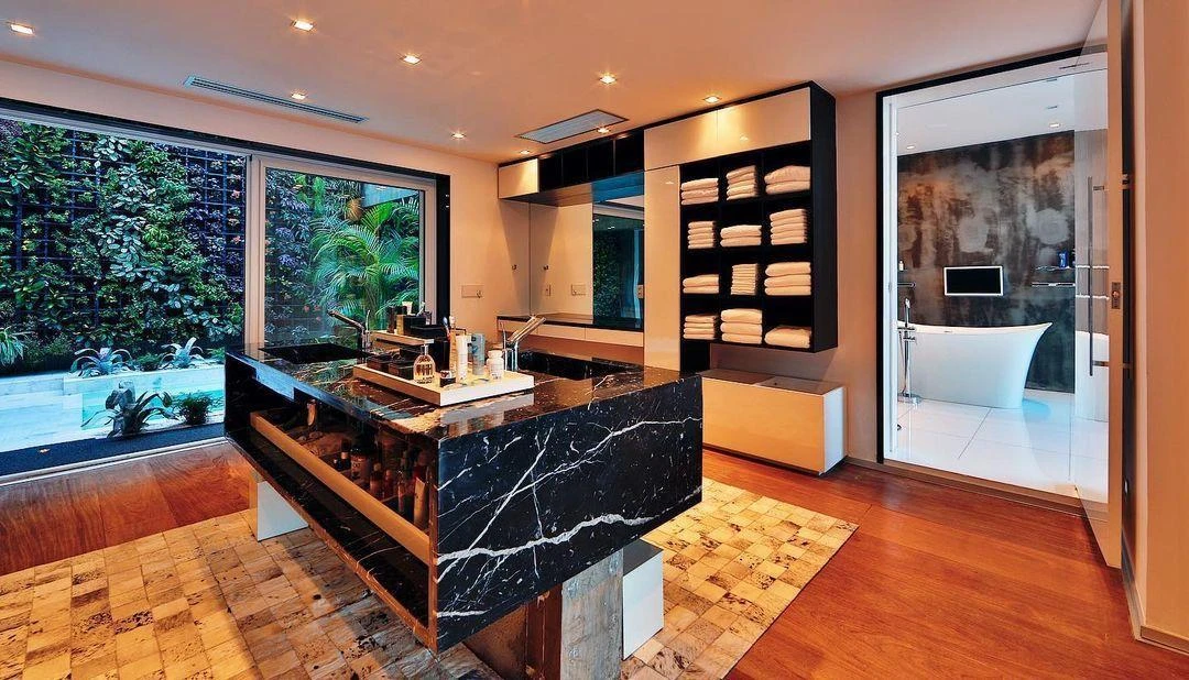 Casa amueblada con cocina abierta y 5 suites — photo 22