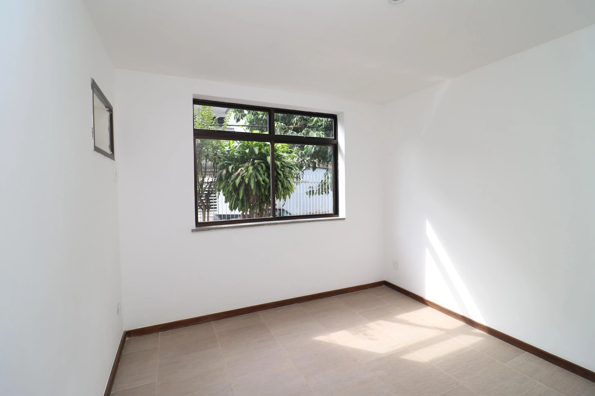 3-bedroom apartment, 1 with its own bathroom, 120 m² — photo 21