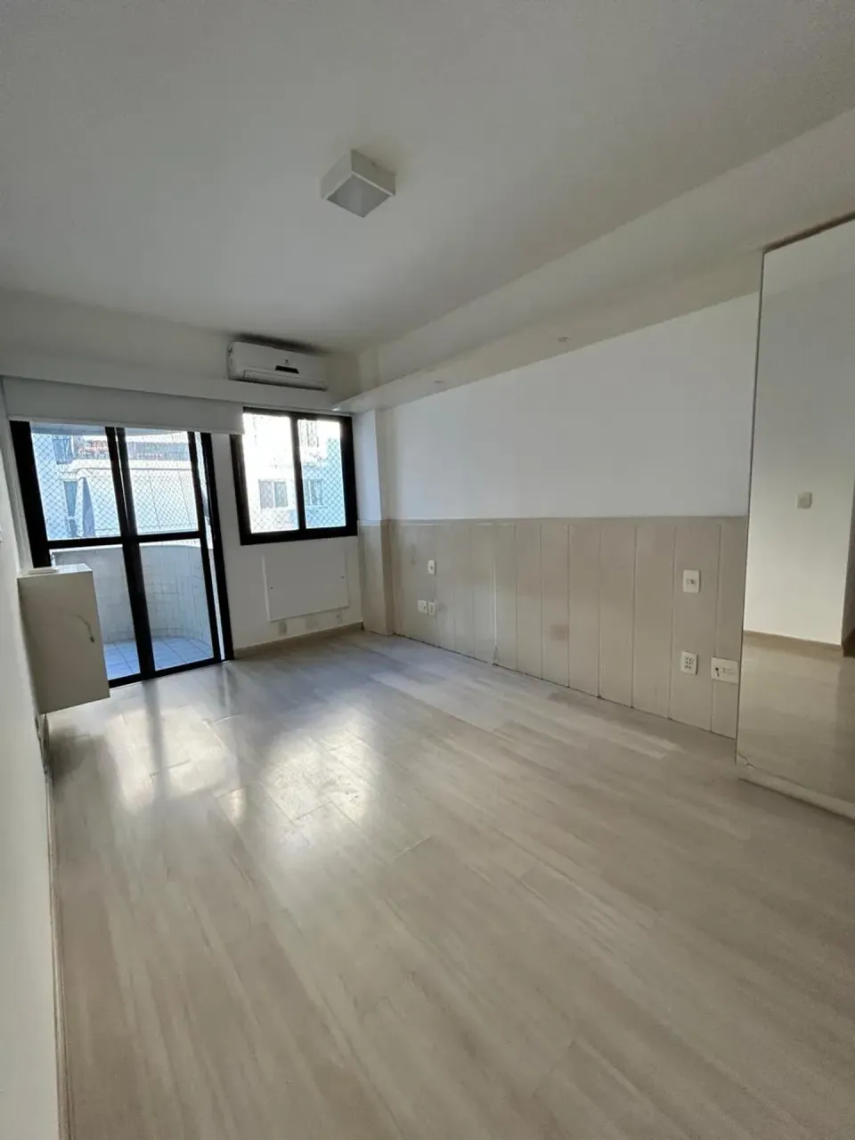 Unfurnished apartment with 3 bedrooms and 2 parking spots — photo 10