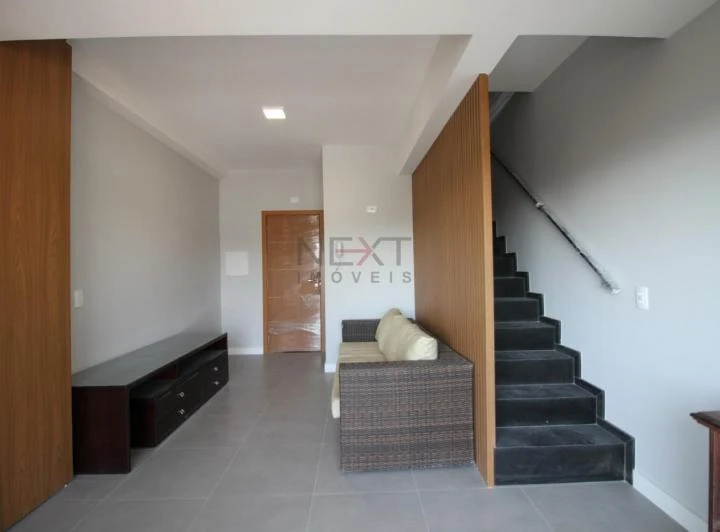 Furnished top-floor flat with gas open-plan kitchen and parking — photo 8