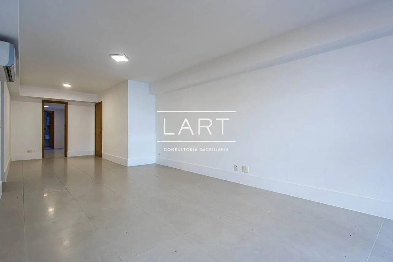 4-bedroom apartment, 2 with their own bathrooms, 193 m² — photo 4