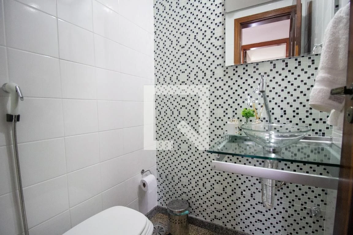 Furnished apartment with 3 en-suite bedrooms — photo 52