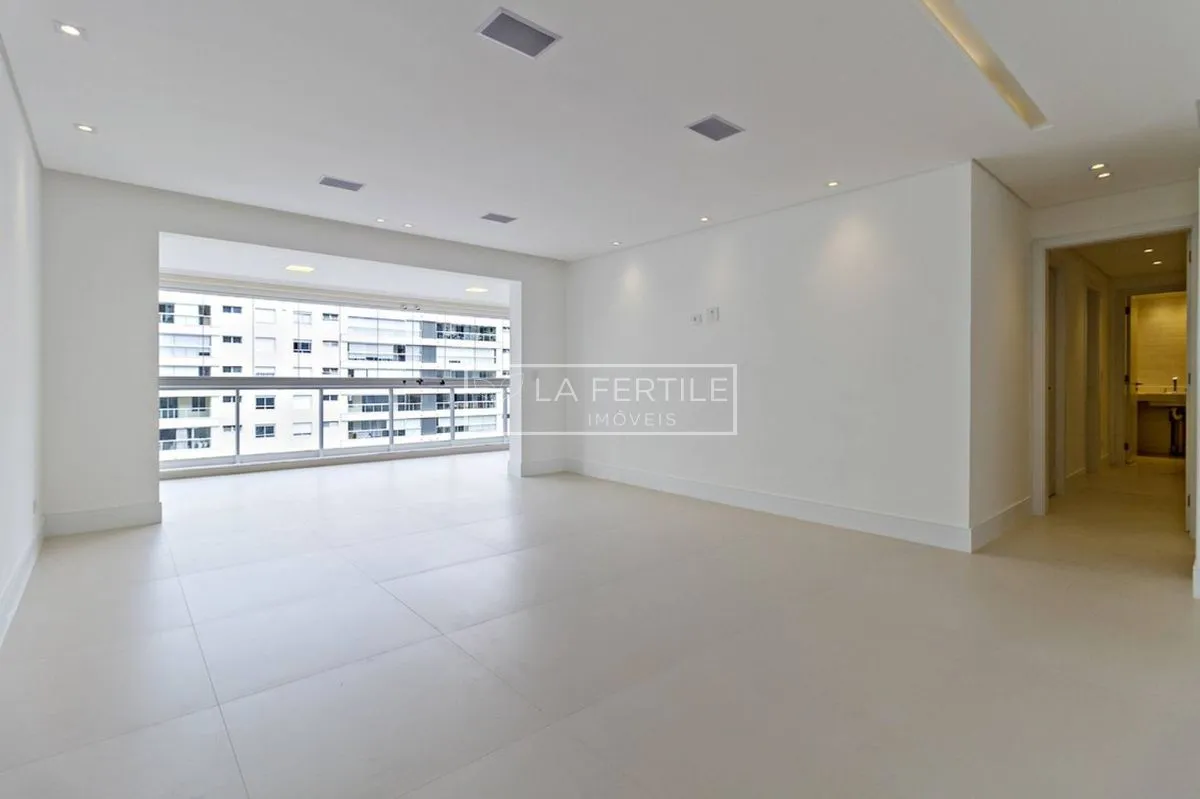 Apartamento de 3 dormitorios con 3 baños y 158,14 m² — photo 32