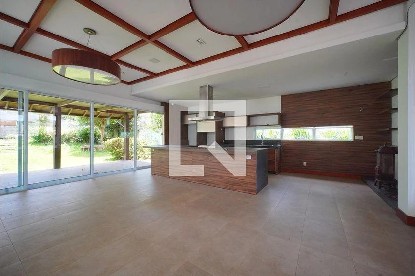 Панорамные окна и 7 спален: дом 700 м² — photo 10