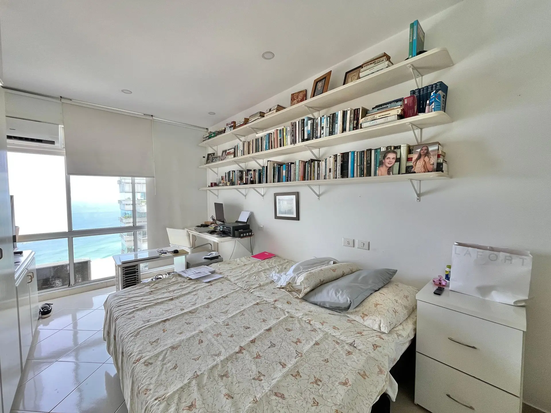 Furnished apartment, 450 m², with a water view — photo 51
