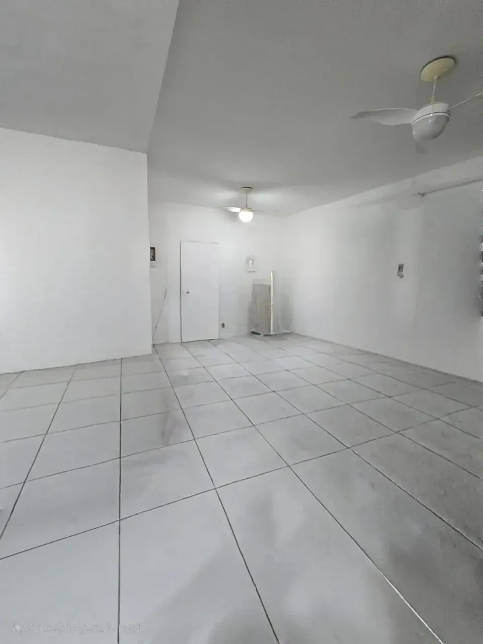 House, 650 m², with a grill on the balcony — photo 9