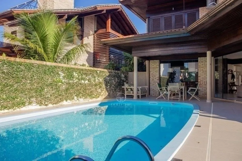 Casa mobiliada com 6 quartos e 3 suítes — photo 20
