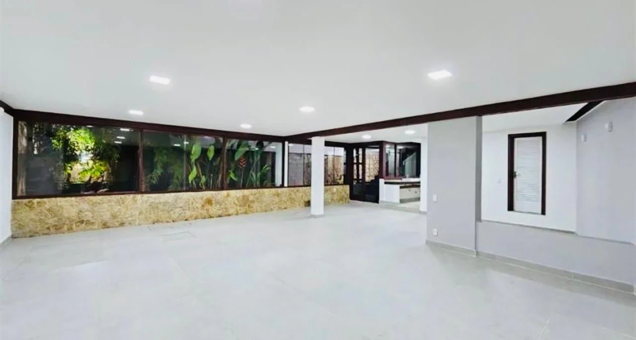 Casa de 5 quartos com 960 m² e 8 banheiros — photo 21