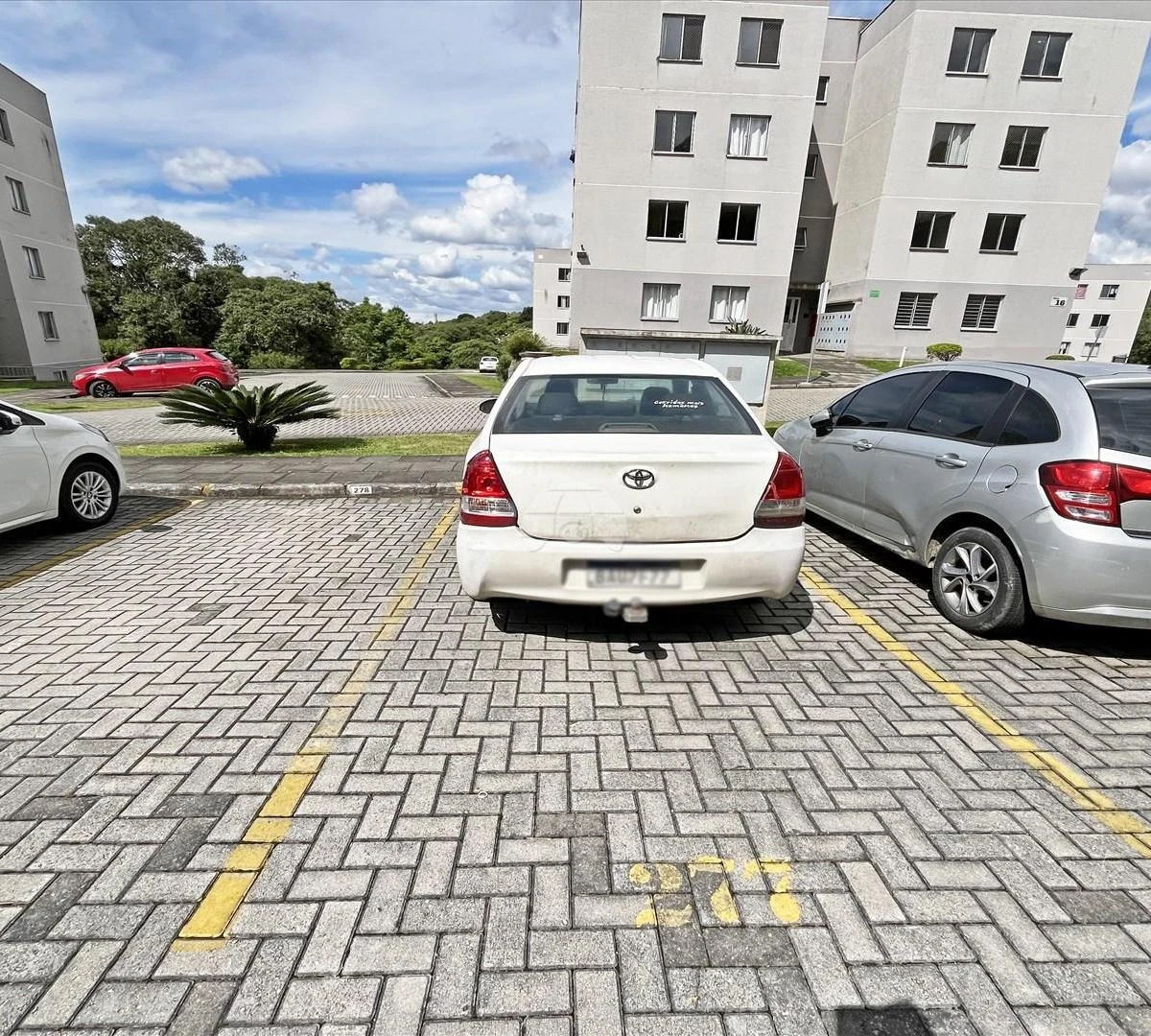 Квартира з 2 спальнями та дерев'яною підлогою або ламінатом — photo 15