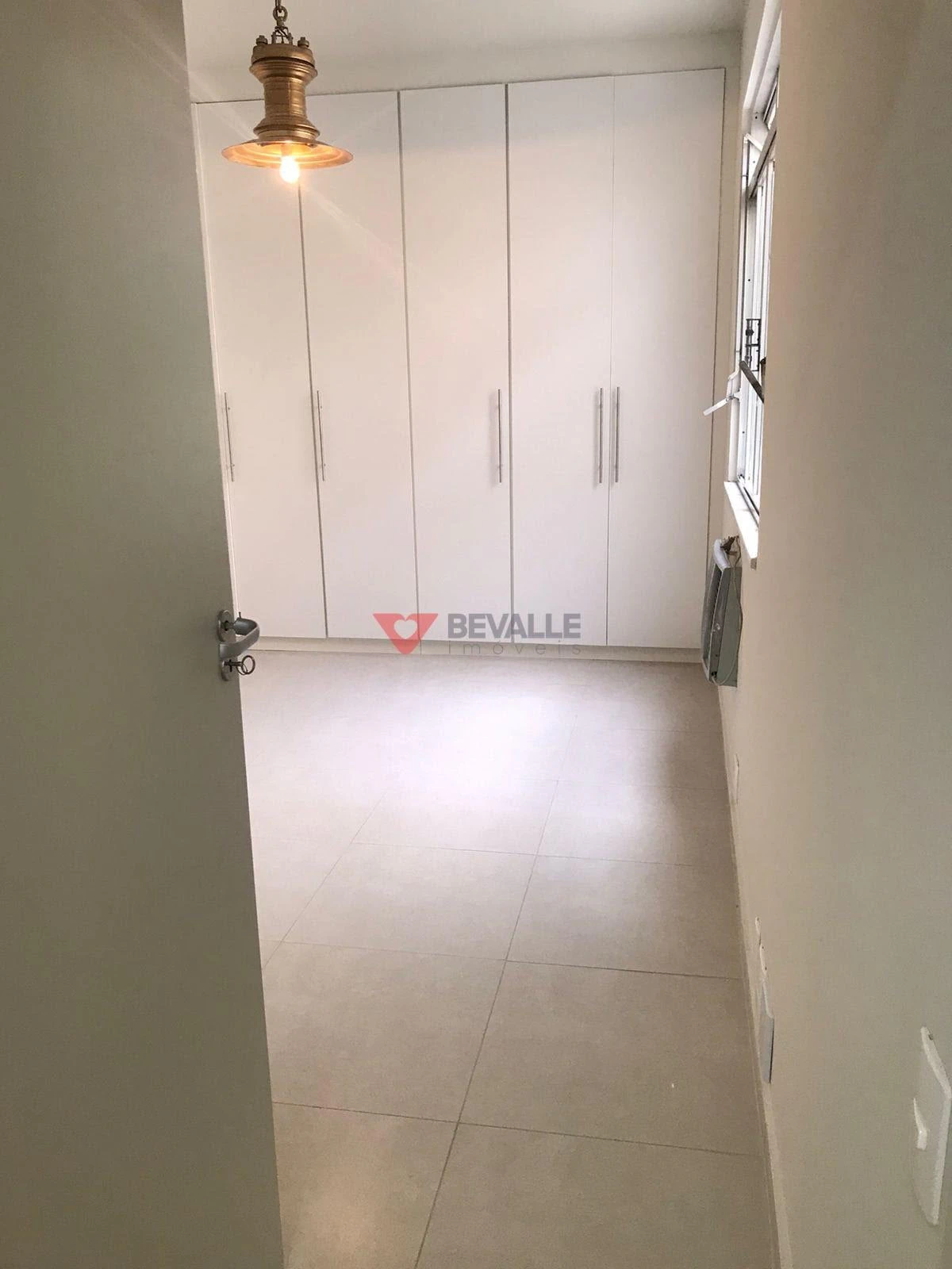 Rental house with 8 bedrooms and a balcony — photo 4