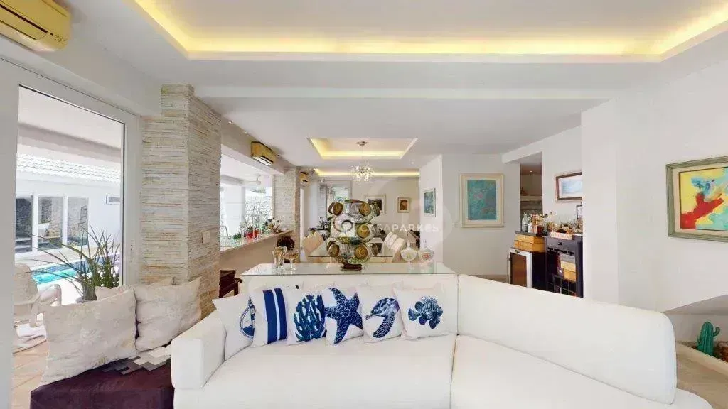 House with 5 bedrooms and 5 bathrooms, 500 m² — photo 40