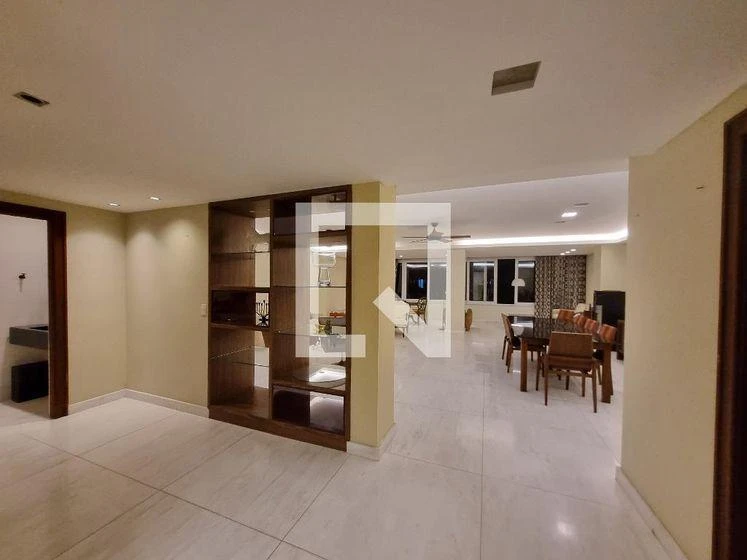 Washing machine in a 3-bedroom apartment, 300 m² — photo 32