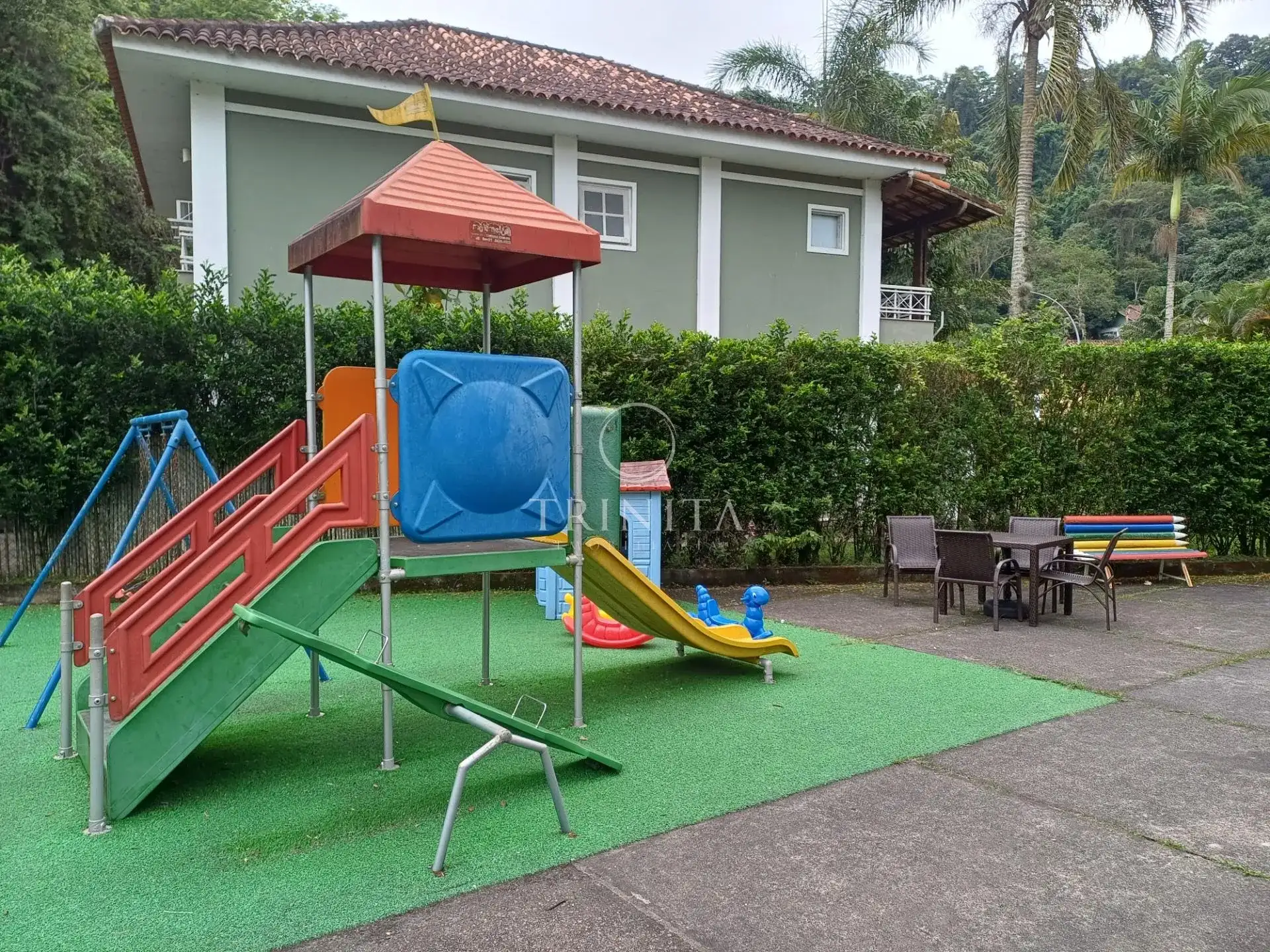 House, 490 m², with a grill on the balcony — photo 96