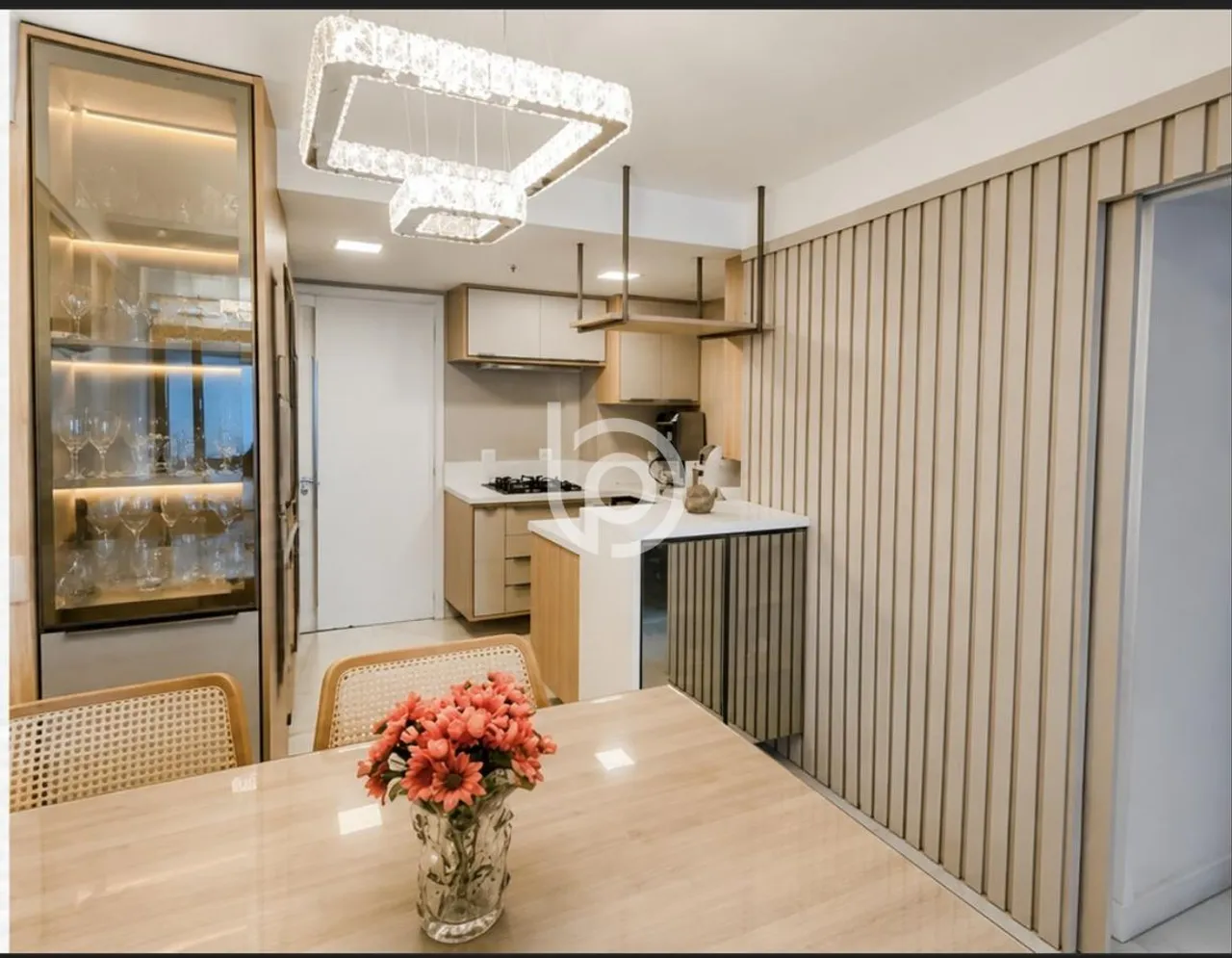 Furnished 2-bedroom apartment with 2 bathrooms and balcony — photo 11
