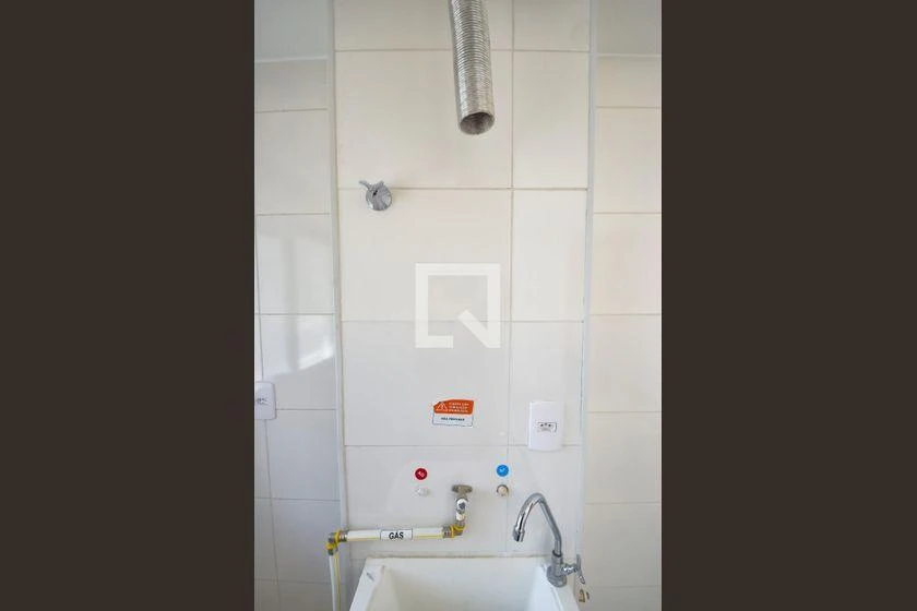 2-bedroom apartment in a building with a pool — photo 42