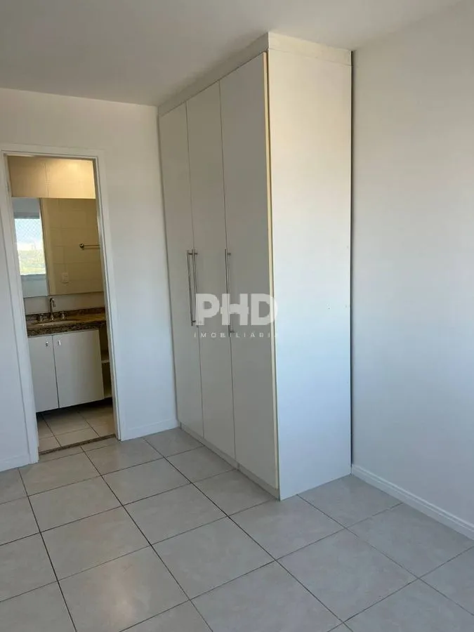 2-bedroom apartment with 1 en-suite bathroom and balcony — photo 13