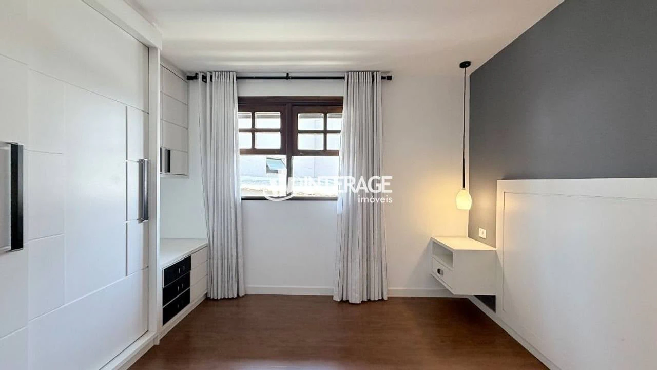 3-bedroom house with a bathtub — photo 12