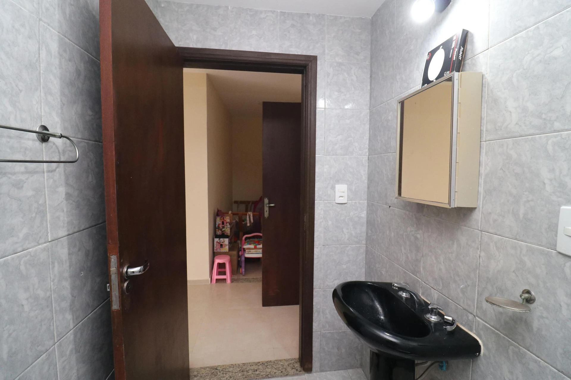 House with 4 suites and 3 parking spaces with private garden — photo 36