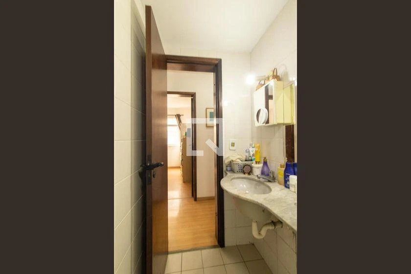 Apartment with 3 bedrooms and a balcony — photo 20