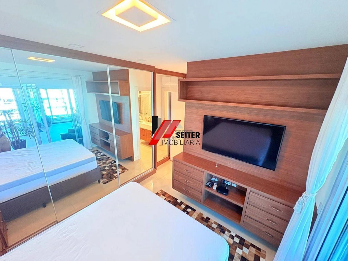 2-bedroom apartment with floor-to-ceiling windows — photo 15